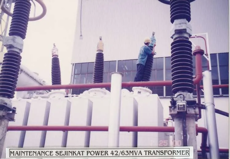 Maintenance work on a Sejingkat Power 42/63MVA transformer.
