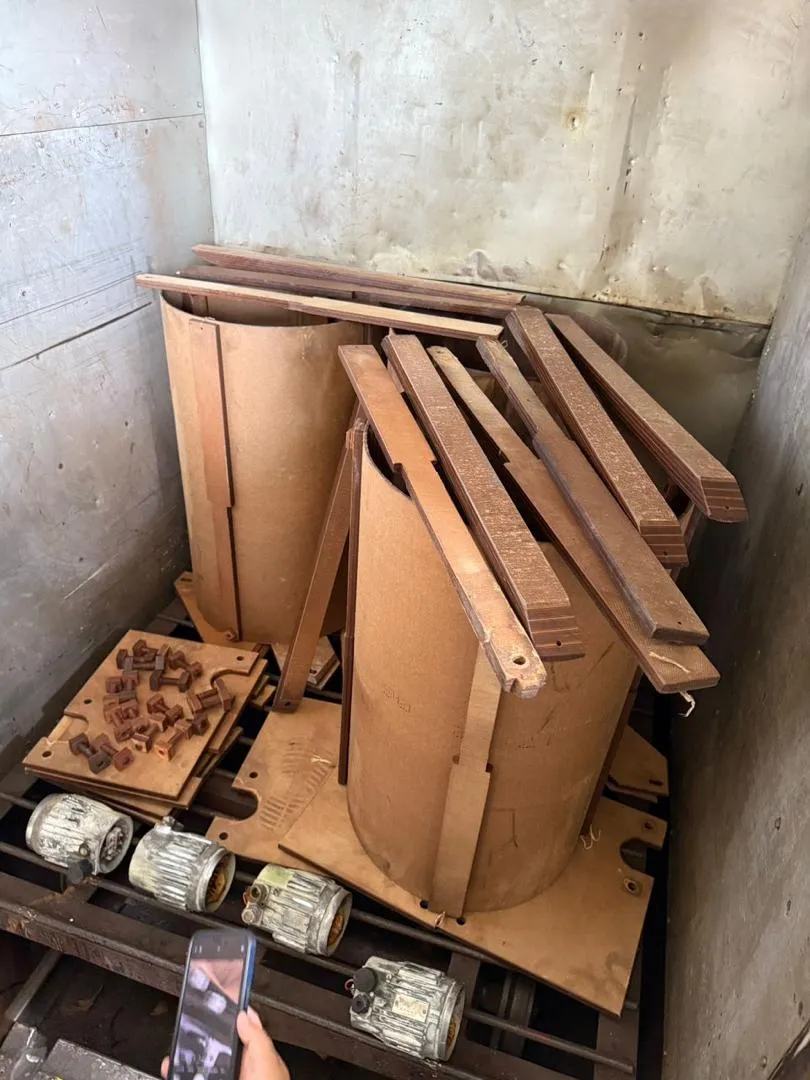 Transformer insulation components drying during vacuum dehydration.